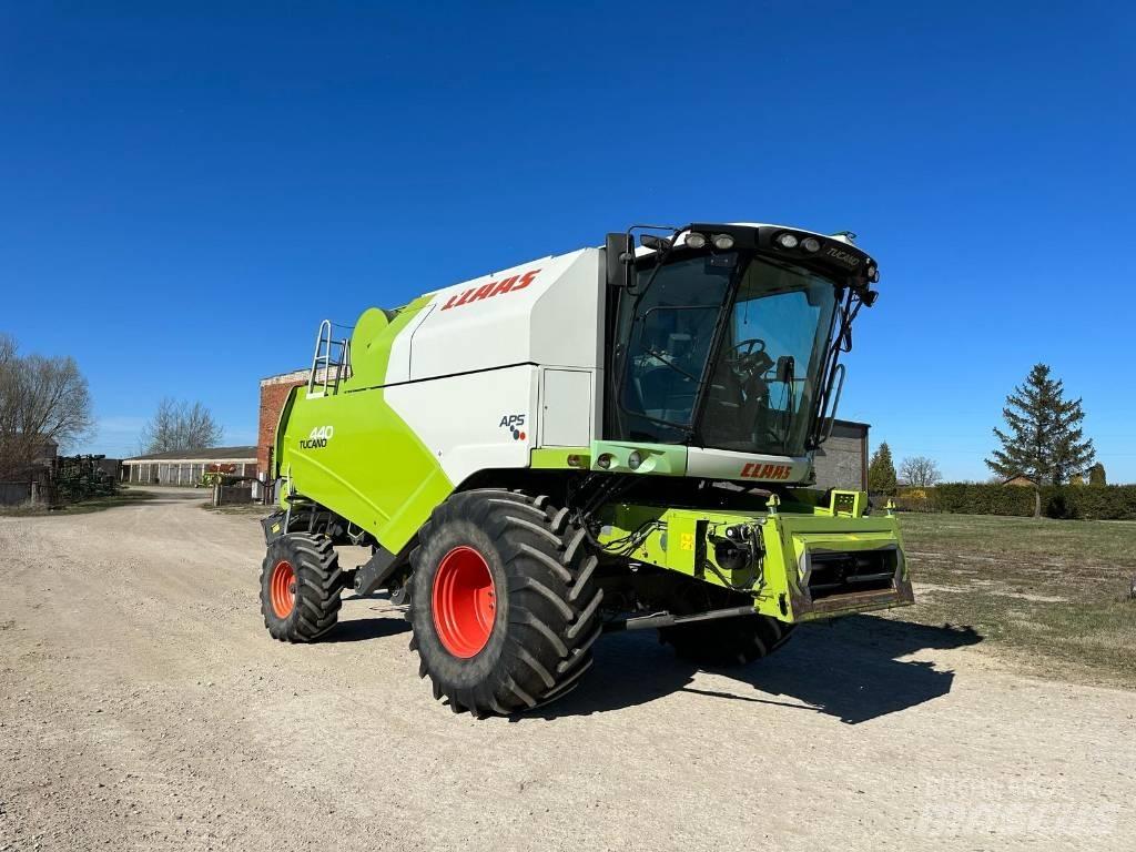 CLAAS Tucano 440 Mietitrebbiatrici