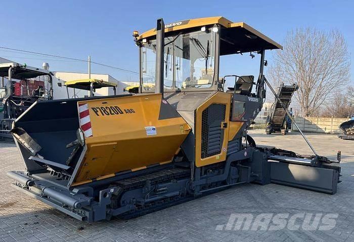 Volvo P 7820D Finitrici