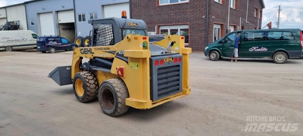 Gehl R 260 Mini Pale Gommate