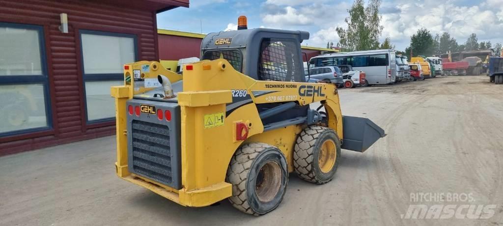 Gehl R 260 Mini Pale Gommate