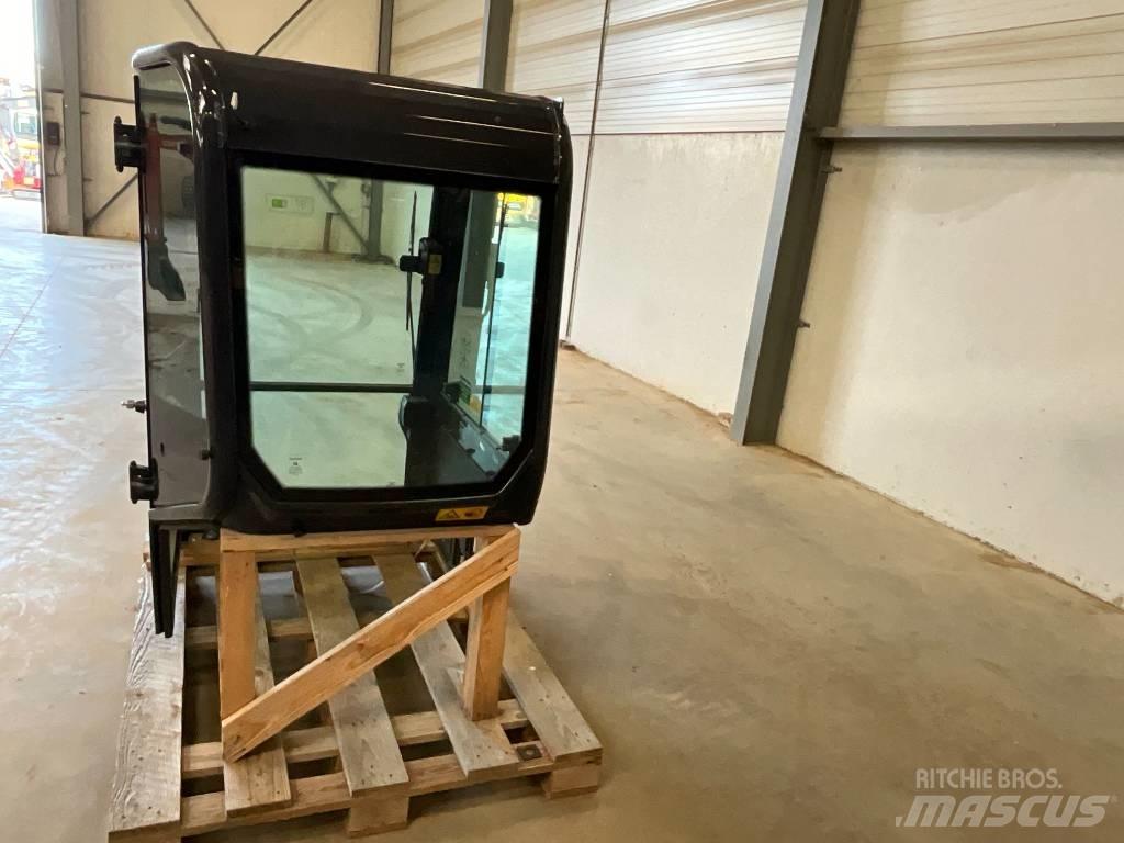 Kubota U 27-4 Cabine e interni