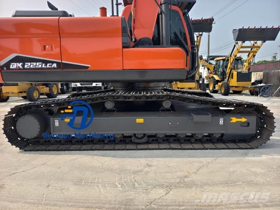 Doosan DX 225 LCA Escavatori cingolati
