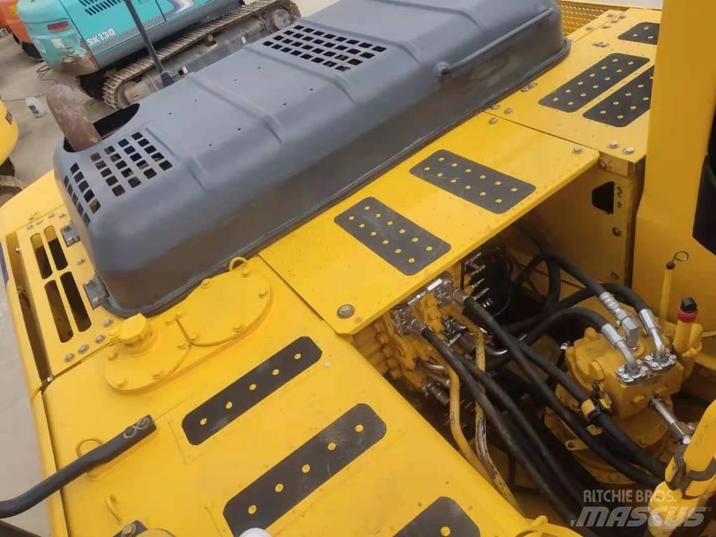 Komatsu 220-8 Escavatori cingolati