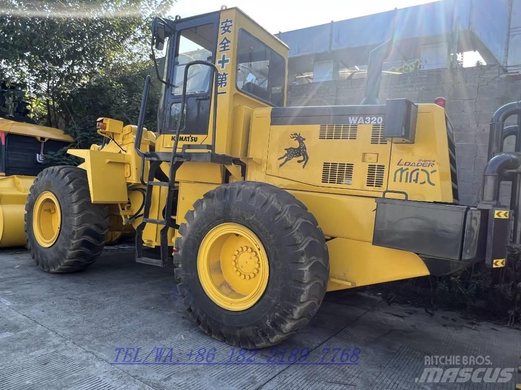 Komatsu WA320 Pale gommate