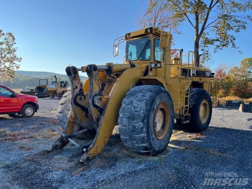 CAT 988 F Pale gommate