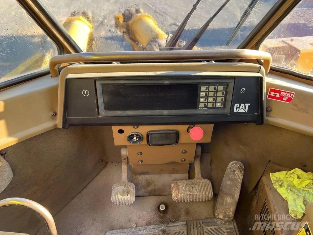 CAT 988 F Pale gommate