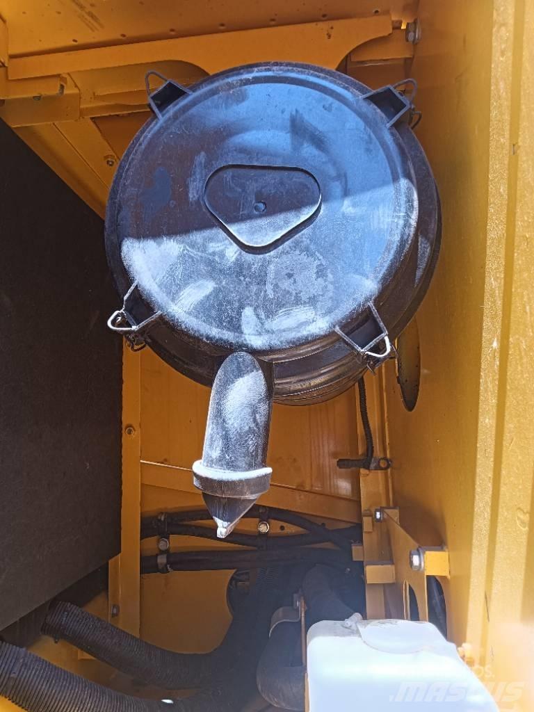 Komatsu PC 220 Escavatori cingolati