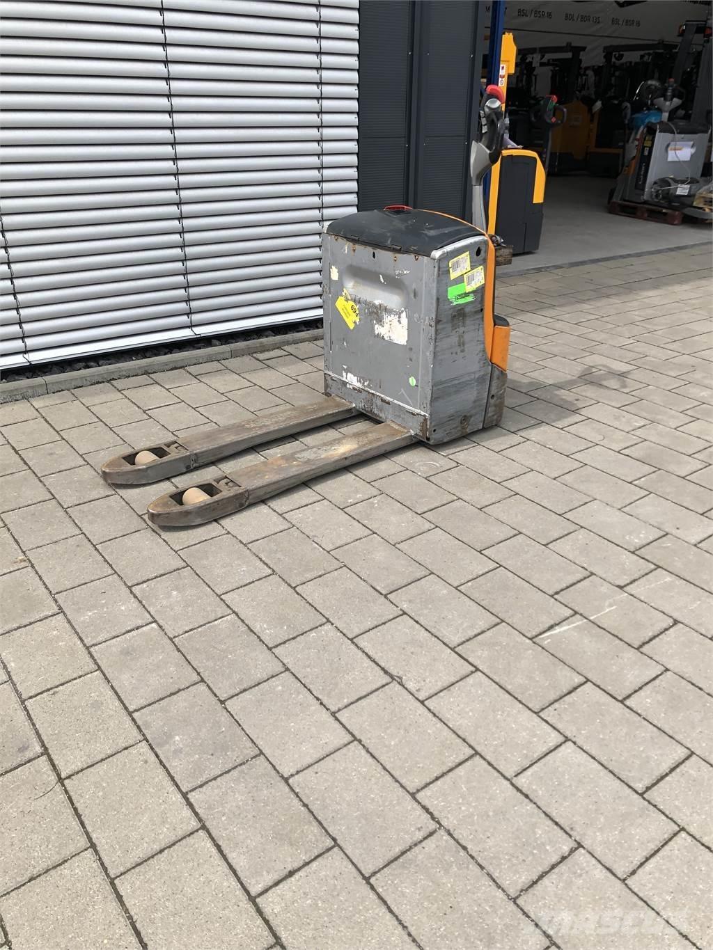 Still EXU16 Transpallet manuale