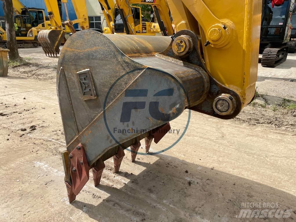 CAT 320 D 2 Escavatori medi 7t - 12t