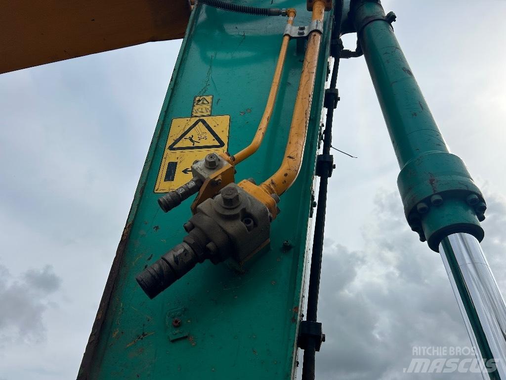 JCB 220X LC Escavatori cingolati
