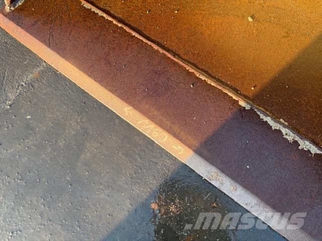 Manitou USED BUCKET Benne