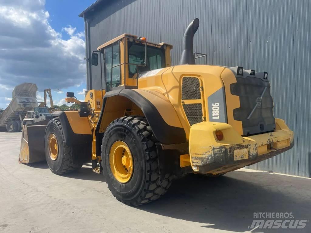 Volvo L180G Pale gommate