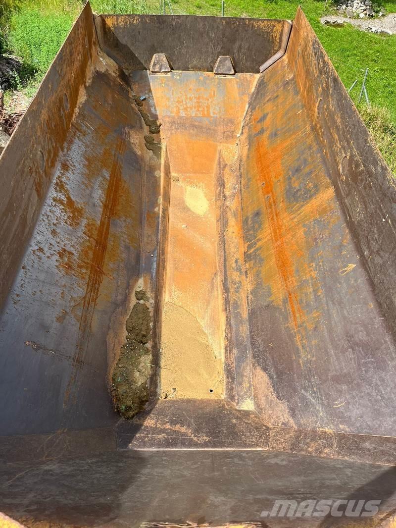 CAT 725 Dumpers articolati