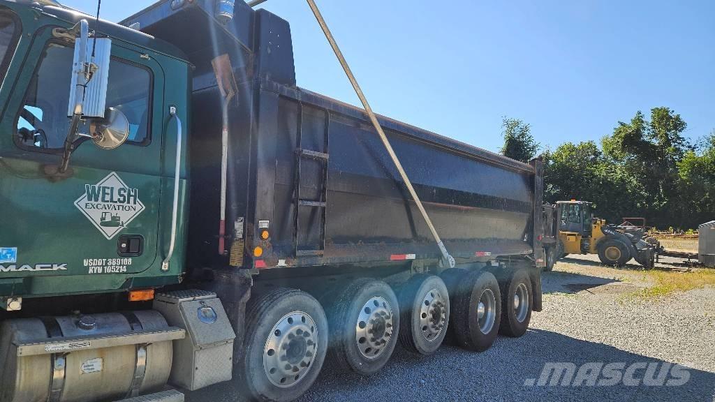 Mack CTP613 Camion ribaltabili