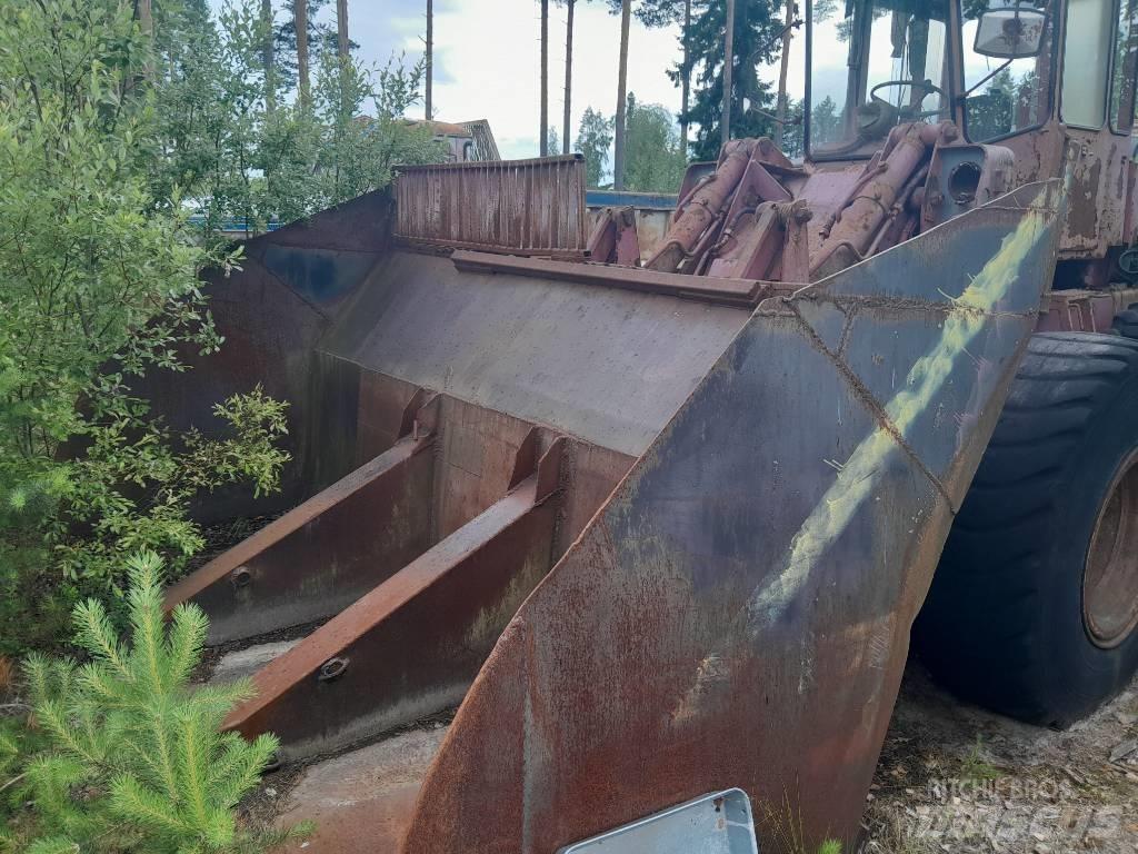 Valmet 1200 Pale gommate