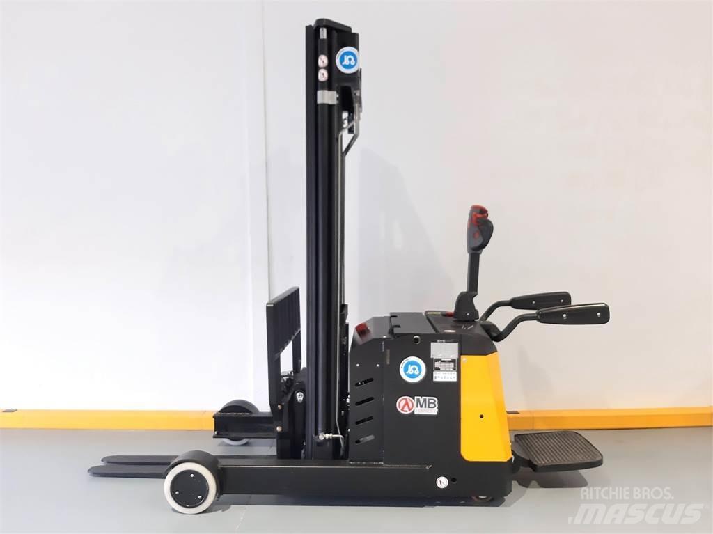  CQE15R Carrelli elevatori bassi a piattaforma