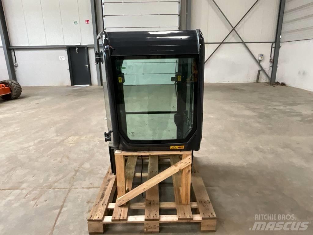 Kubota U 27-4 Cabine e interni