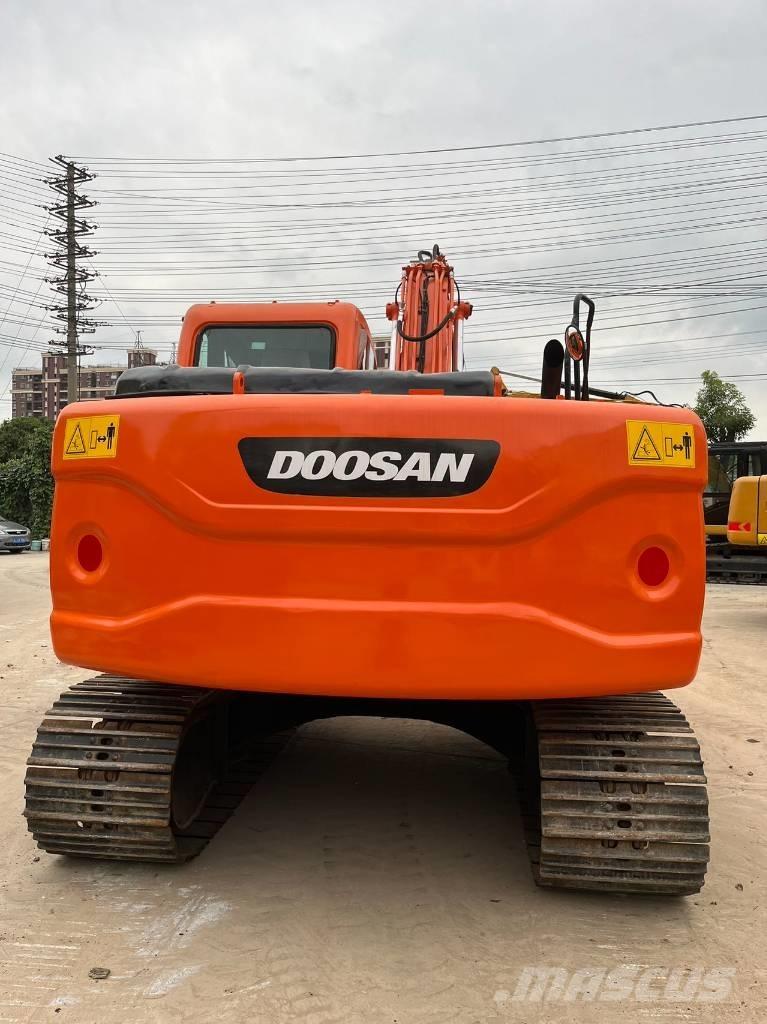 Doosan DX 140 LC Escavatori cingolati