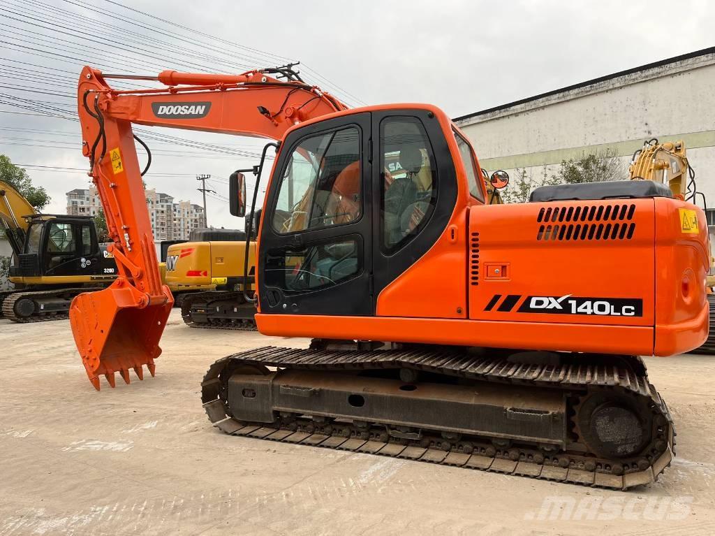 Doosan DX 140 LC Escavatori cingolati