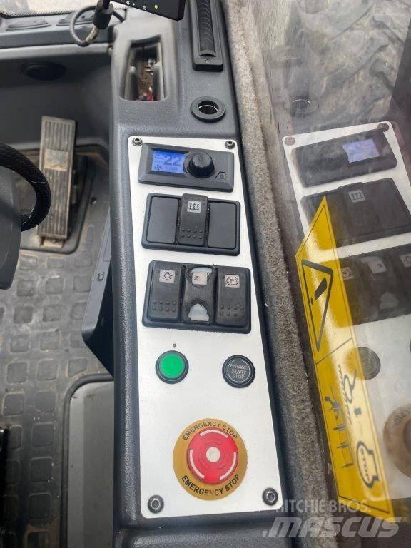 Komatsu 901 XC Abbattitrici, Disboscatrici
