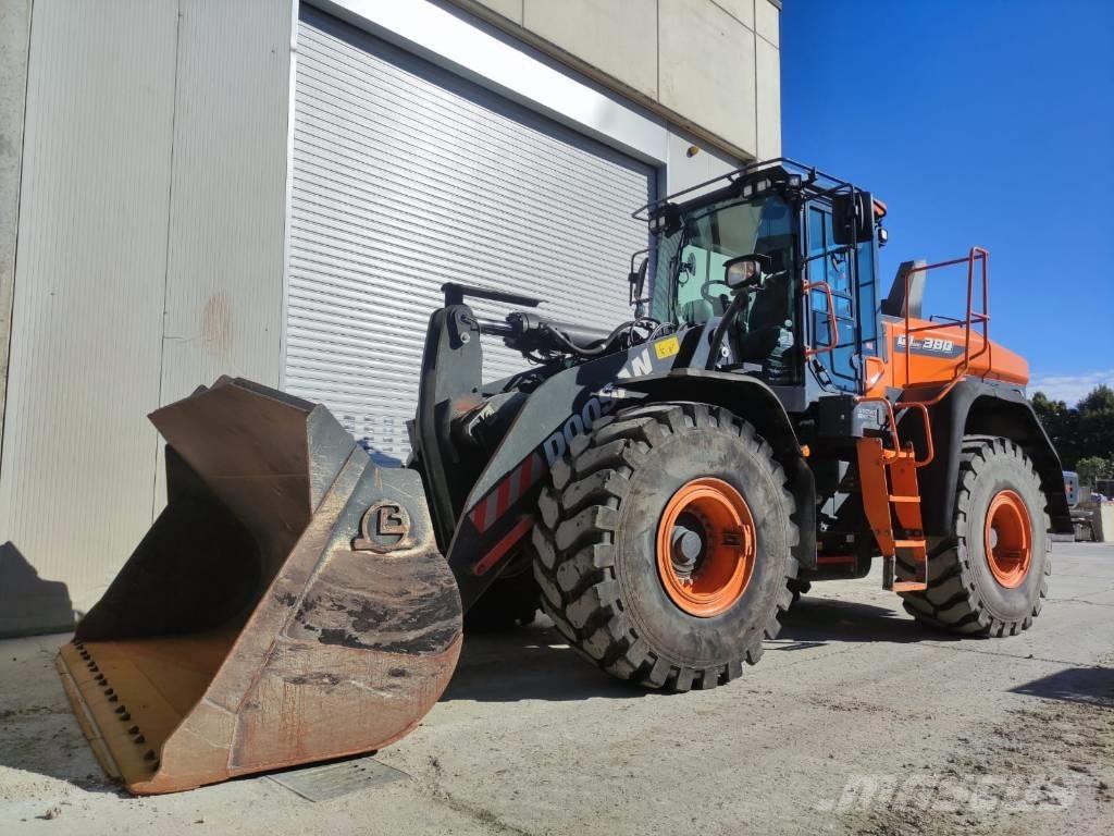 Doosan DL 380-7 Pale gommate