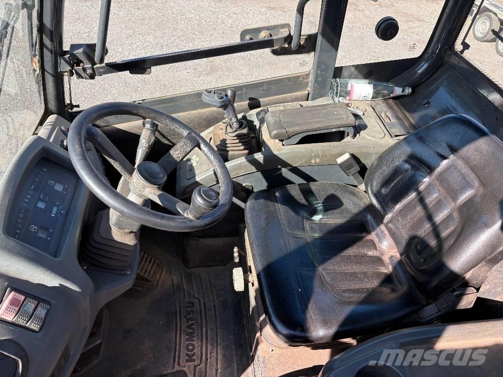 Komatsu WA 90 Pale gommate