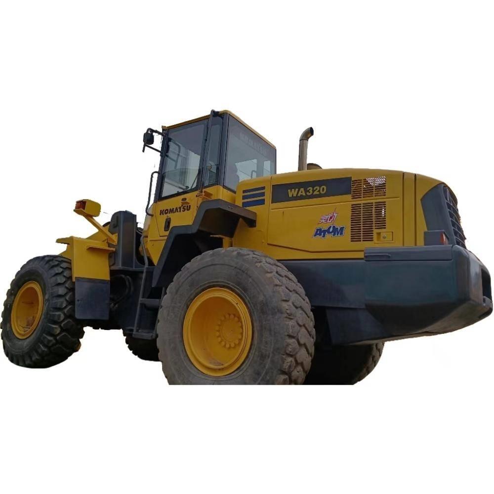Komatsu WA 320 Pale gommate