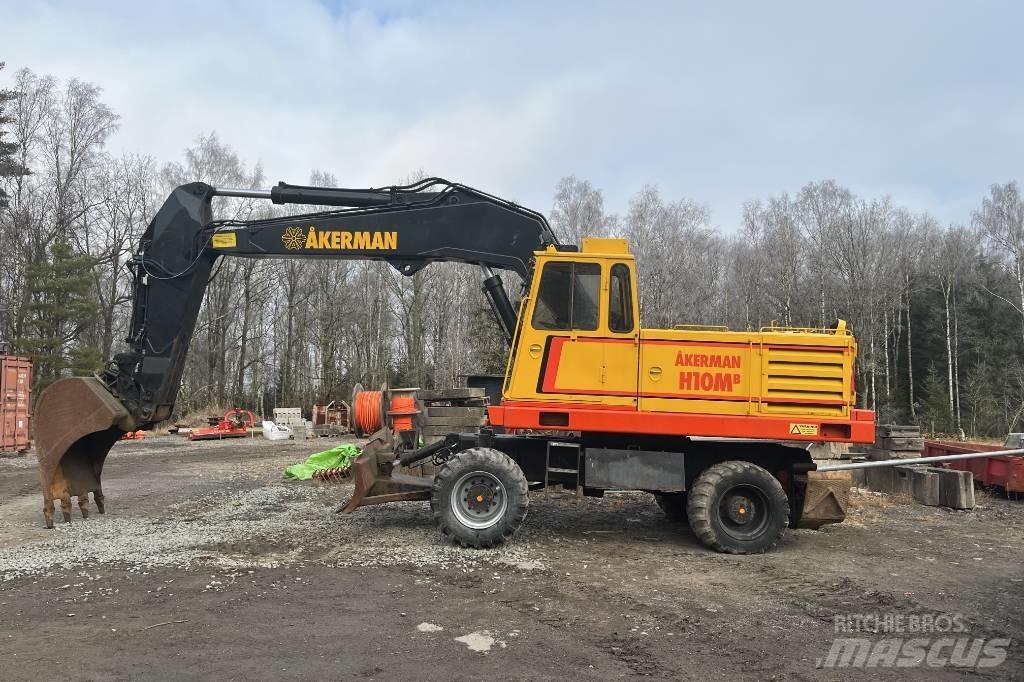 Åkerman H 10 M B Escavatori gommati