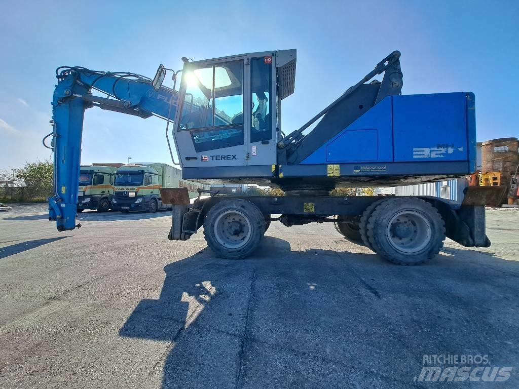 Fuchs MHL 320F Movimentazione rifiuti