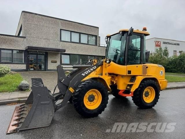 Volvo L 30 G Pale gommate