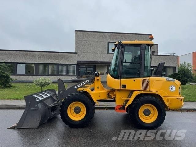 Volvo L 30 G Pale gommate