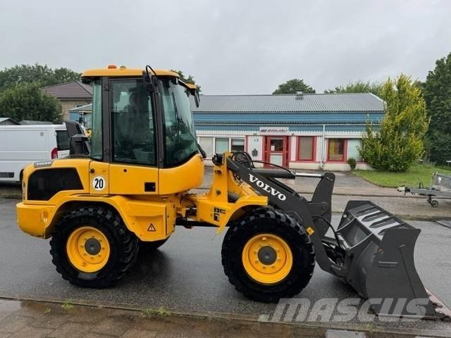 Volvo L 30 G Pale gommate
