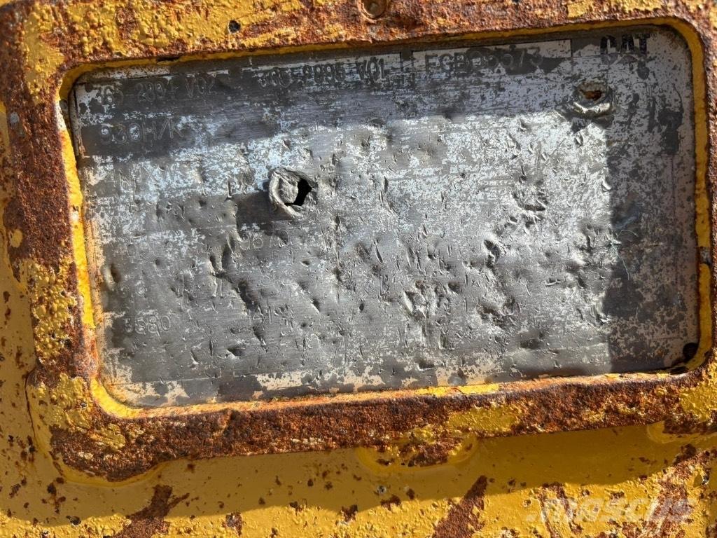 CAT 980 Bucket Benne