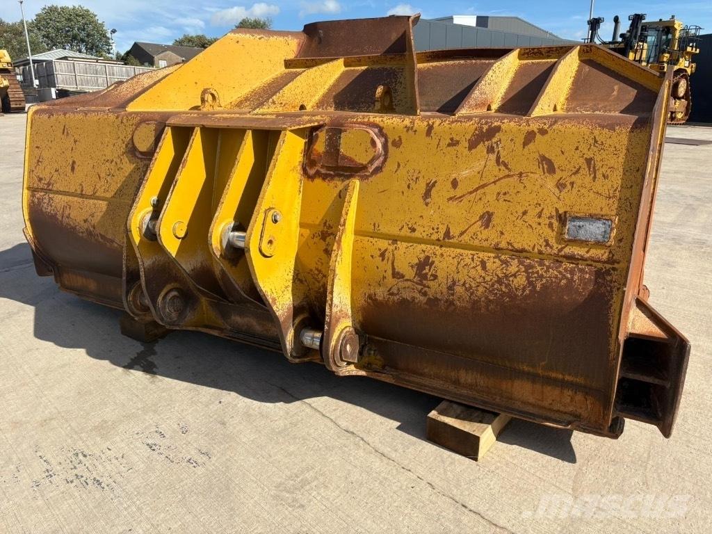 CAT 980 Bucket Benne