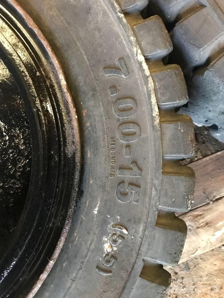 Bobcat S 175 Mini Pale Gommate