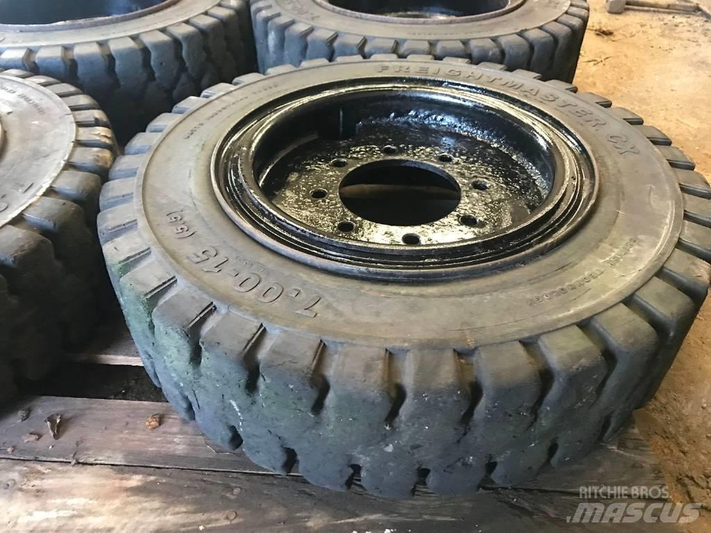 Bobcat S 175 Mini Pale Gommate