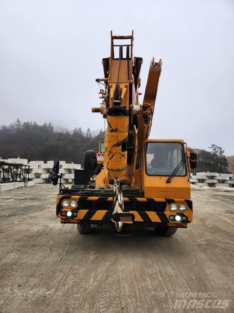 Hyundai HC 50 Gru per tutti i terreni