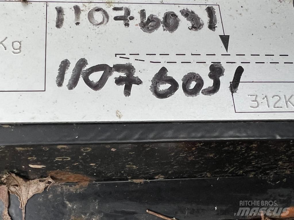 JCB QFIT HEADSTOCK Altri macchinari per caricamento e scavo