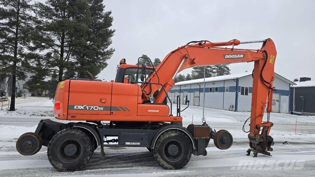 Doosan DX 170 W Escavatori gommati