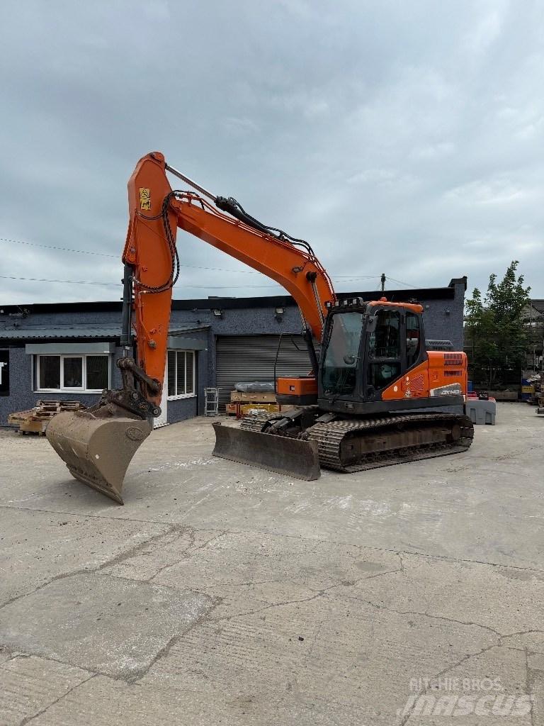 Doosan DX 140 LC Escavatori cingolati