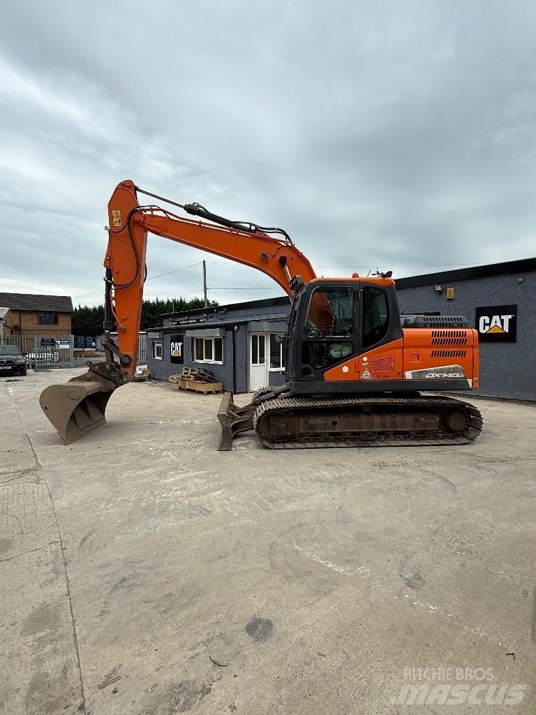 Doosan DX 140 LC Escavatori cingolati