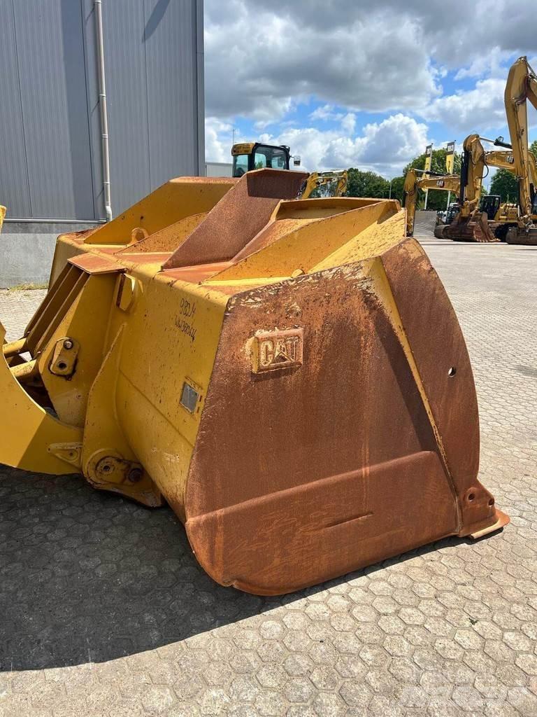 CAT 980M Pale gommate