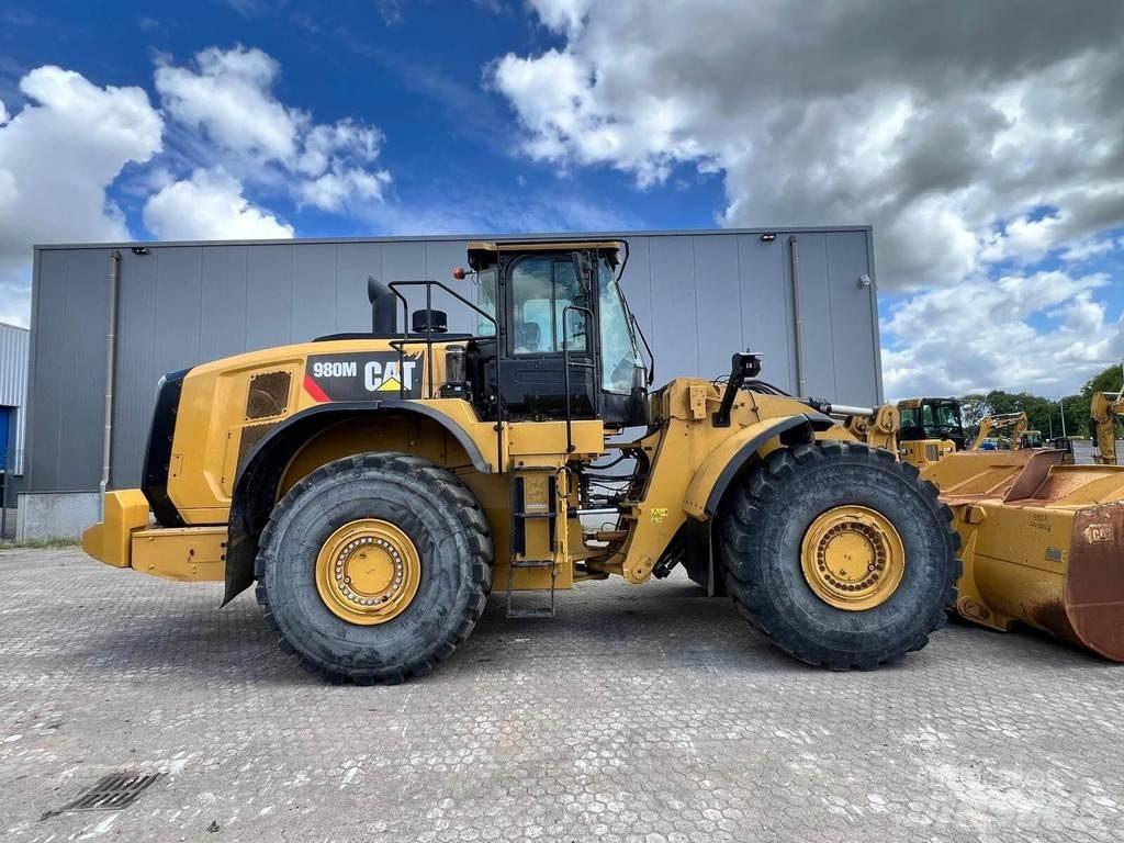CAT 980M Pale gommate
