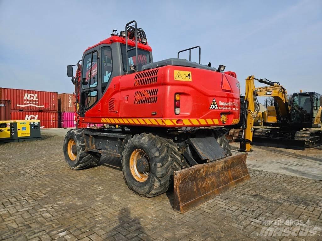 Doosan DX 140 W-3 Escavatori gommati