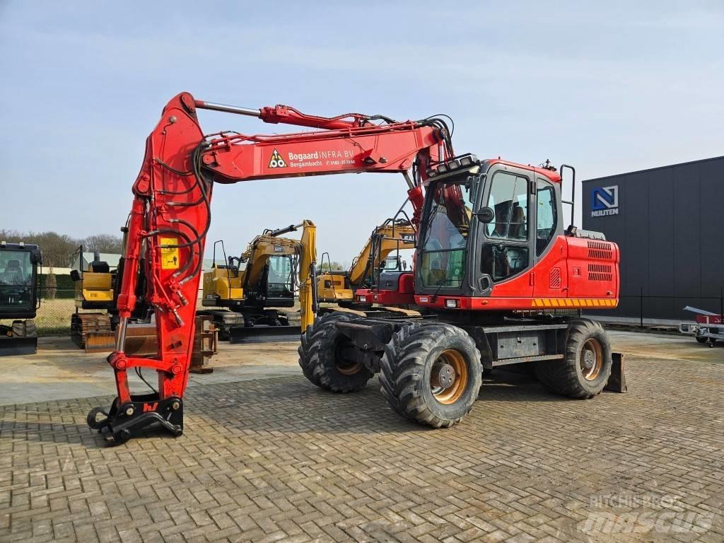 Doosan DX 140 W-3 Escavatori gommati