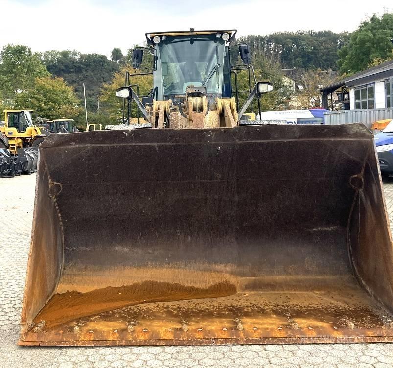 CAT 972 M Pale gommate