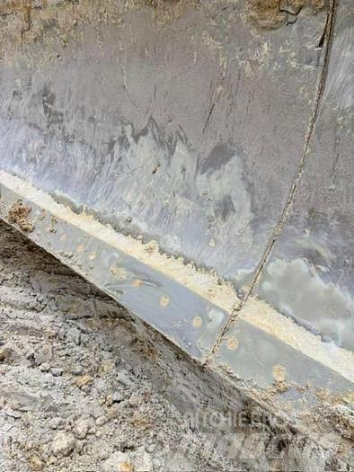 CAT 973C - Pale gommate