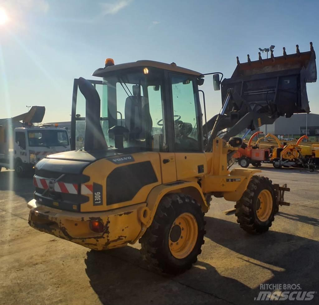 Volvo L30G Pale gommate
