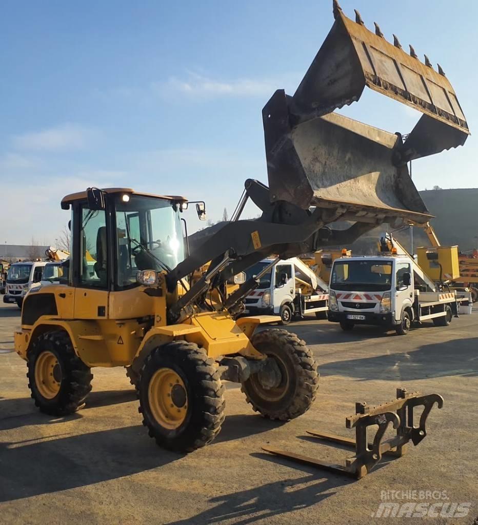 Volvo L30G Pale gommate