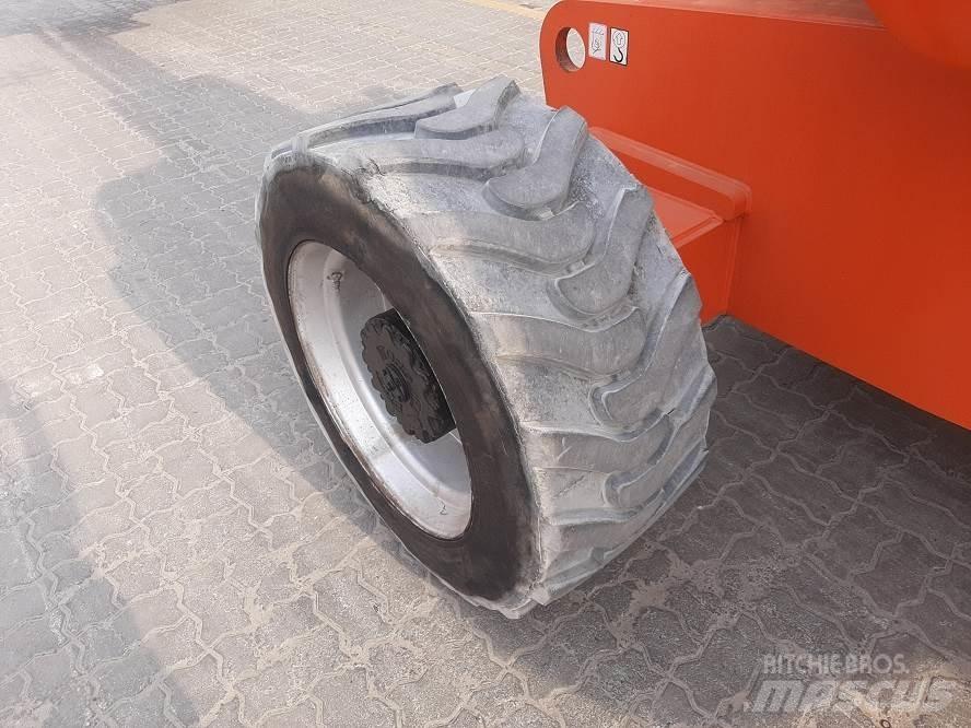 JLG 800AJ Piattaforme a braccio articolato